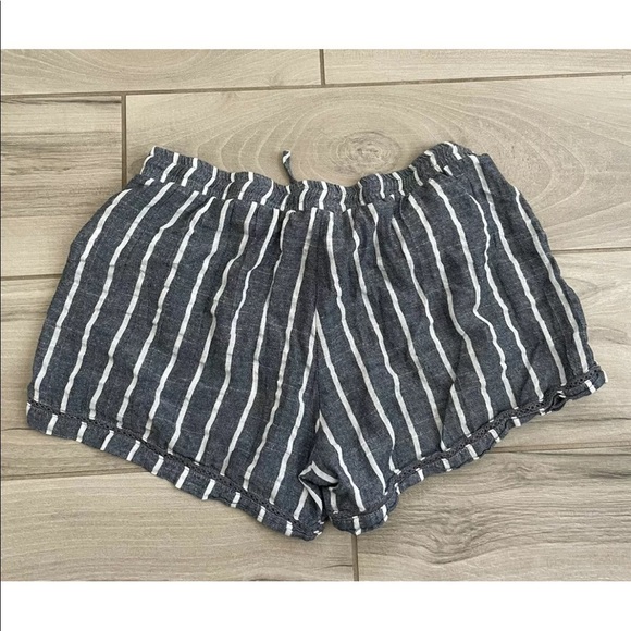 WEEKEND SUZANNE BETRO Blue White Patterned Shorts Plus Size XL - Picture 5 of 5